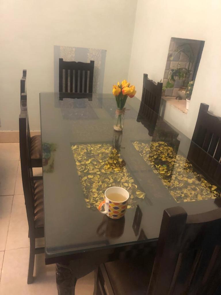 Shree Radha Palace 5 Minutes Walking Distance From Ayodhyadham Railway Station & Shree Ram Temple Guest house *