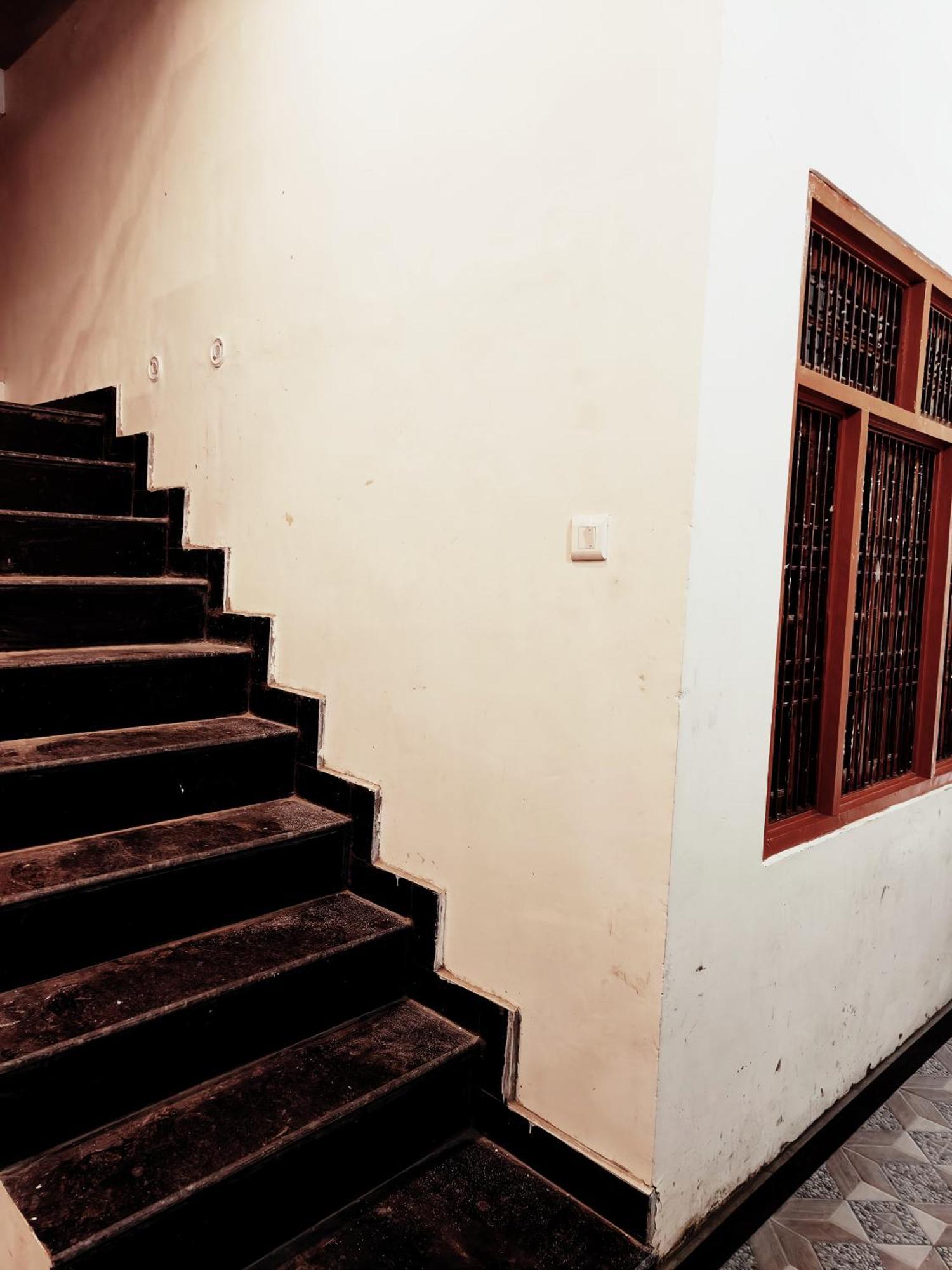Guest house Shree Radha Palace 5 Minutes Walking Distance From Ayodhyadham Railway Station & Shree Ram Temple