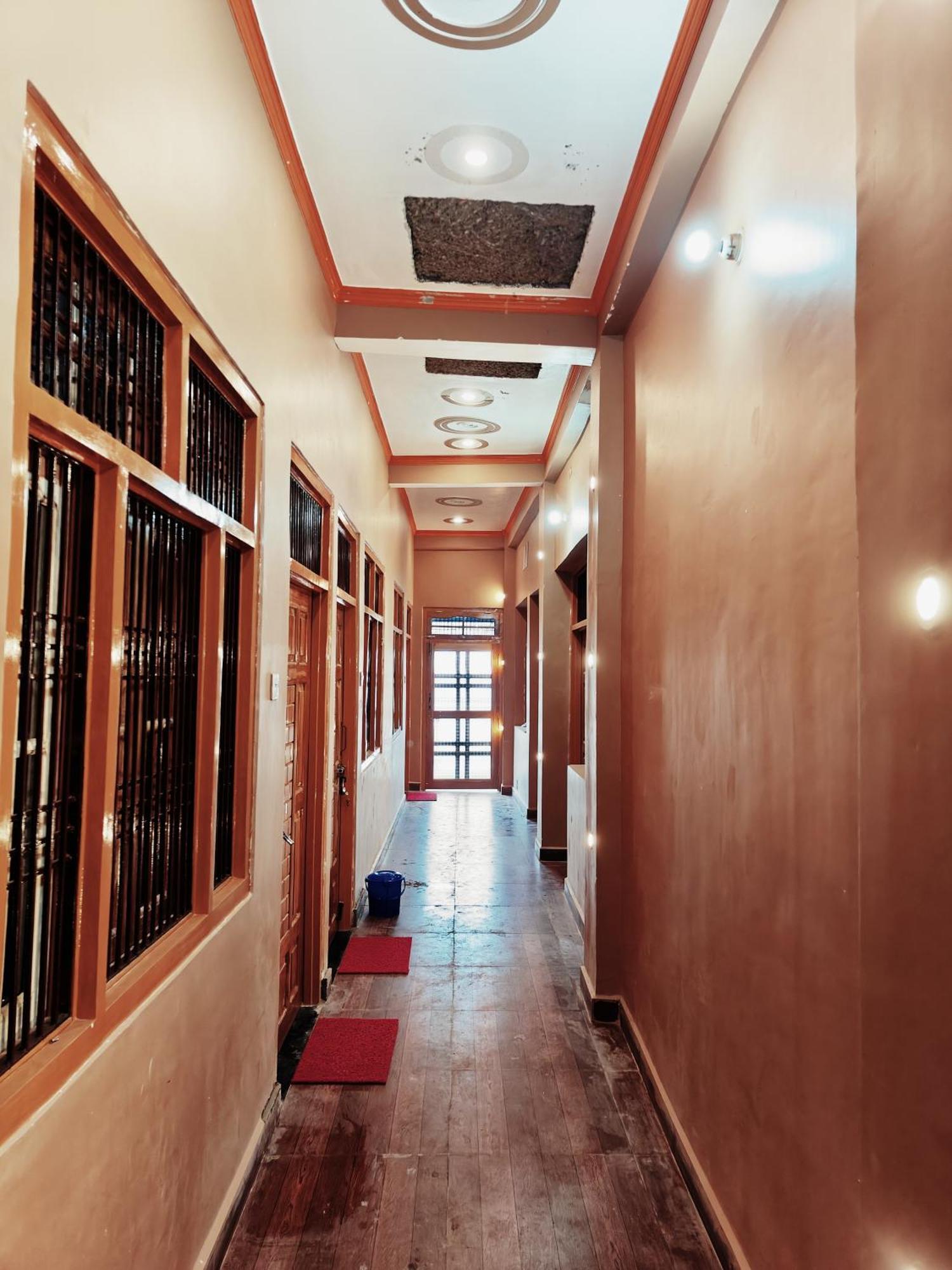 Shree Radha Palace 5 Minutes Walking Distance From Ayodhyadham Railway Station & Shree Ram Temple Guest house Ayodhya