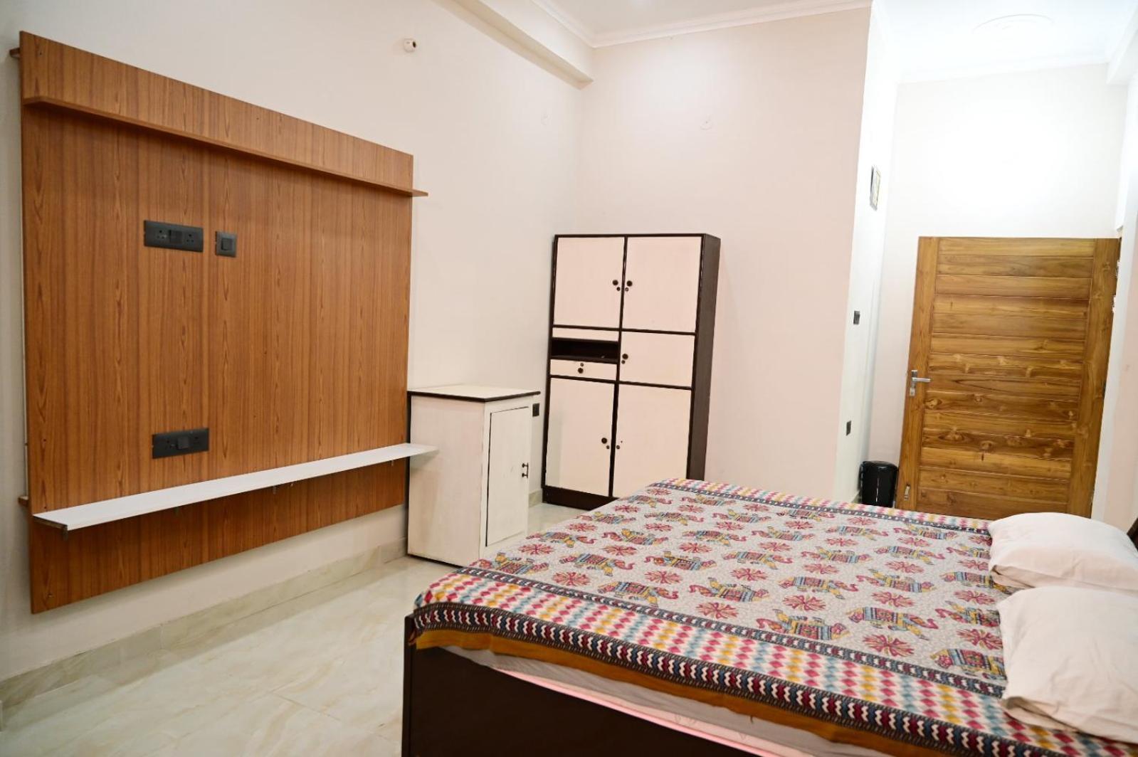 Surendra Homestay Ayodhya