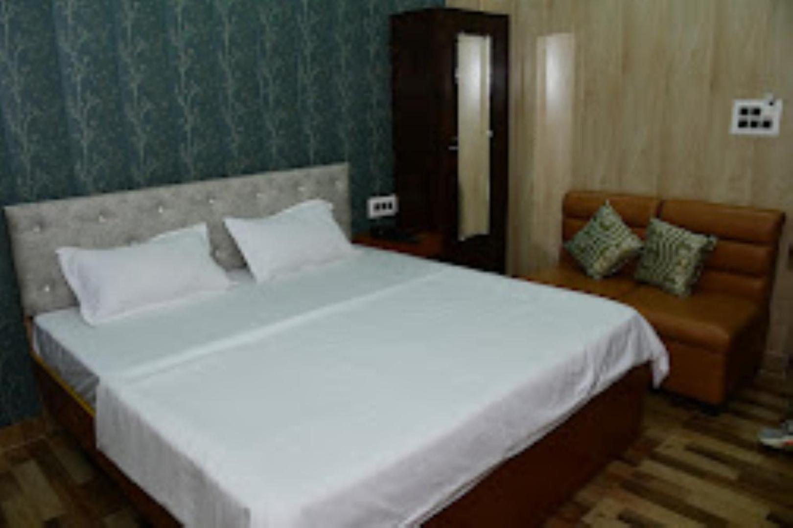 Renu Paradise , 3* Ayodhya