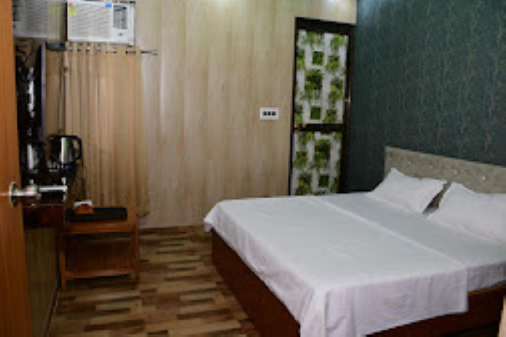 Renu Paradise , 3*