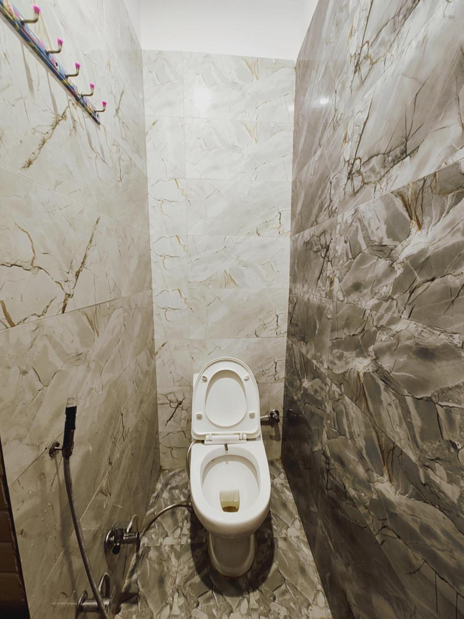 Hotel Shree Radhe Near Ram Janam Bhumi