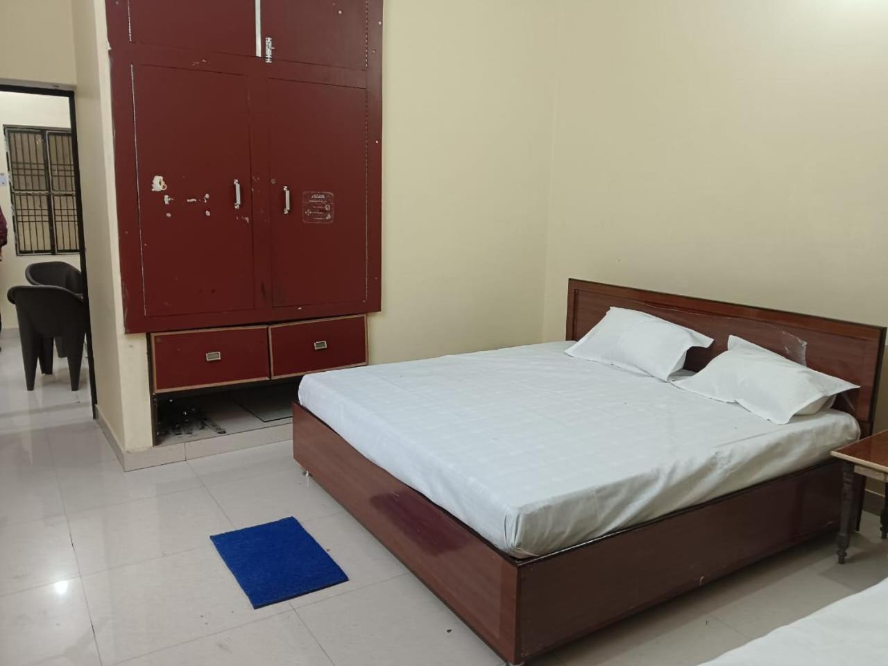 Shri Gayatri Homestay *