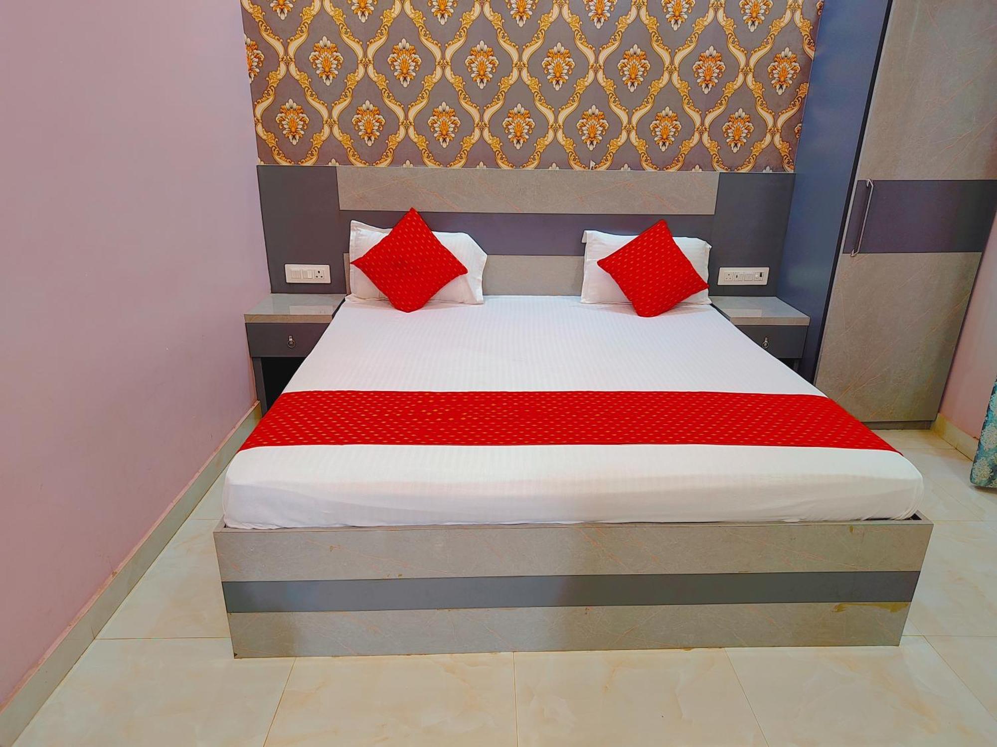 Palace 4*