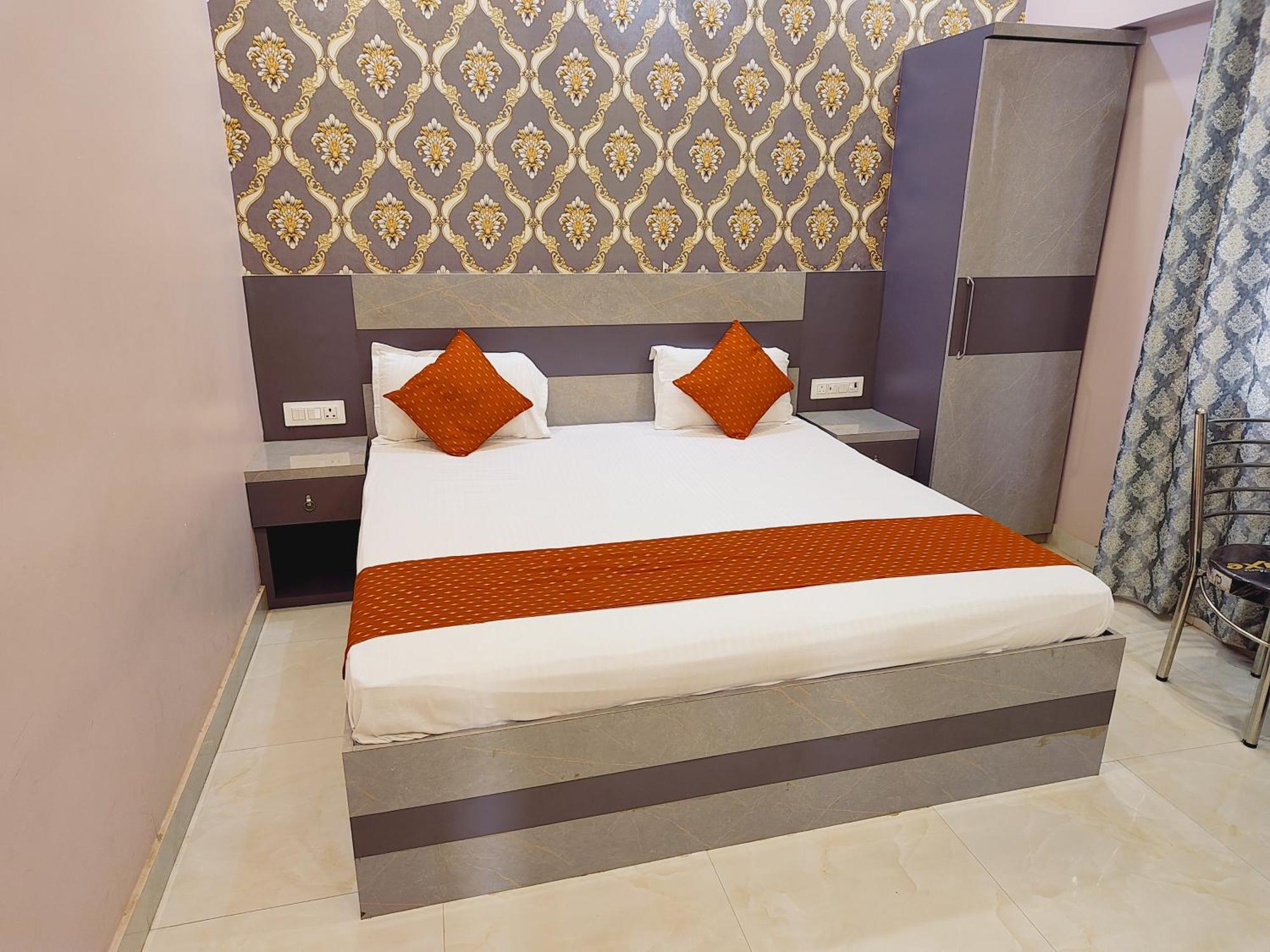 Palace 4*
