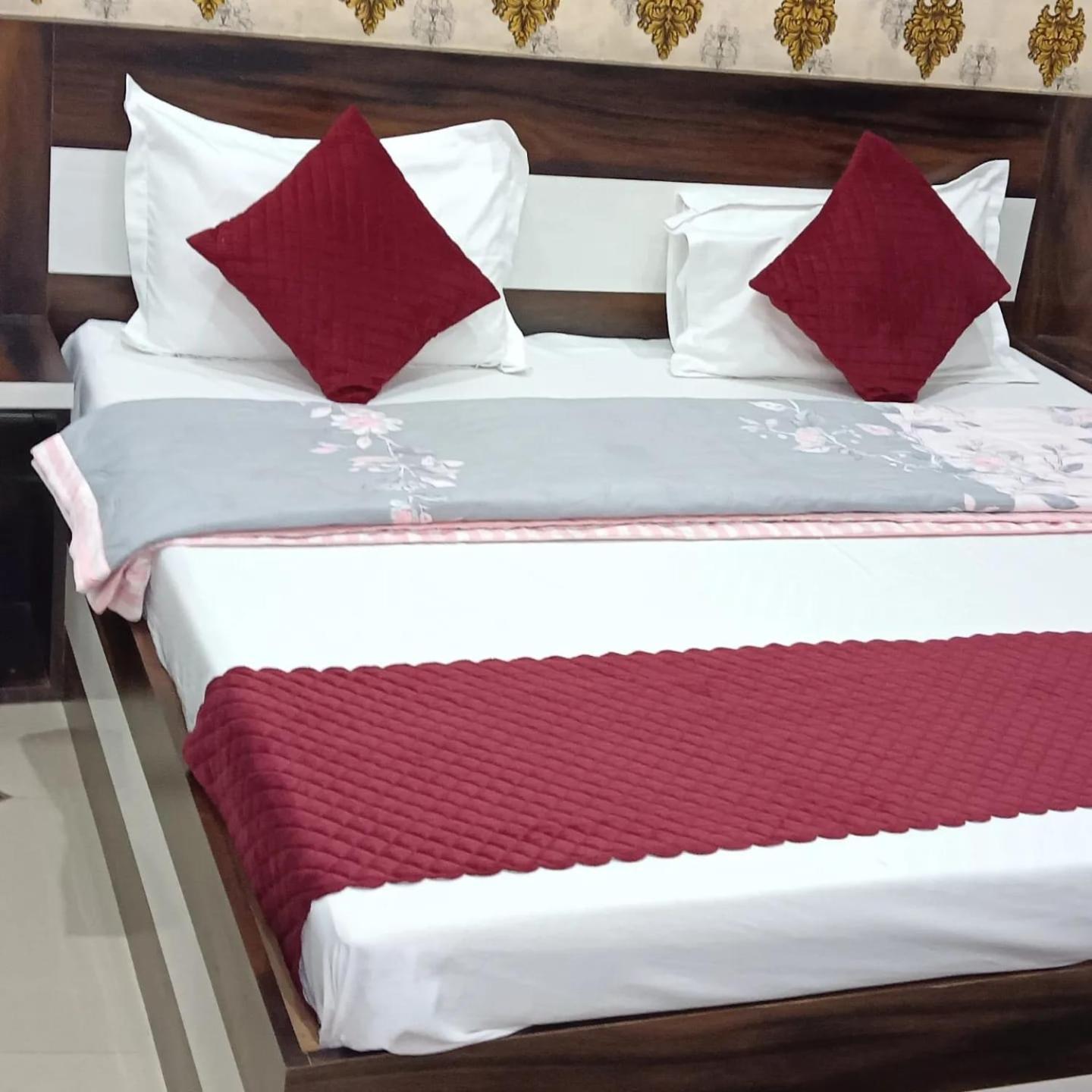 Shree Gorakhnath Hotel