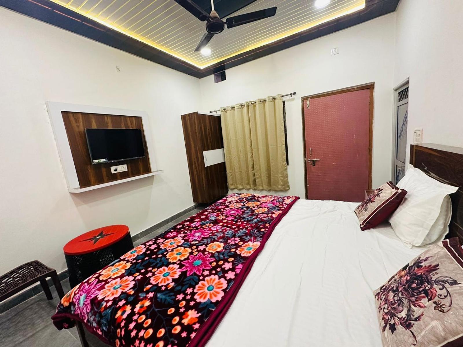 Hotel The Nirmala Palace 3*