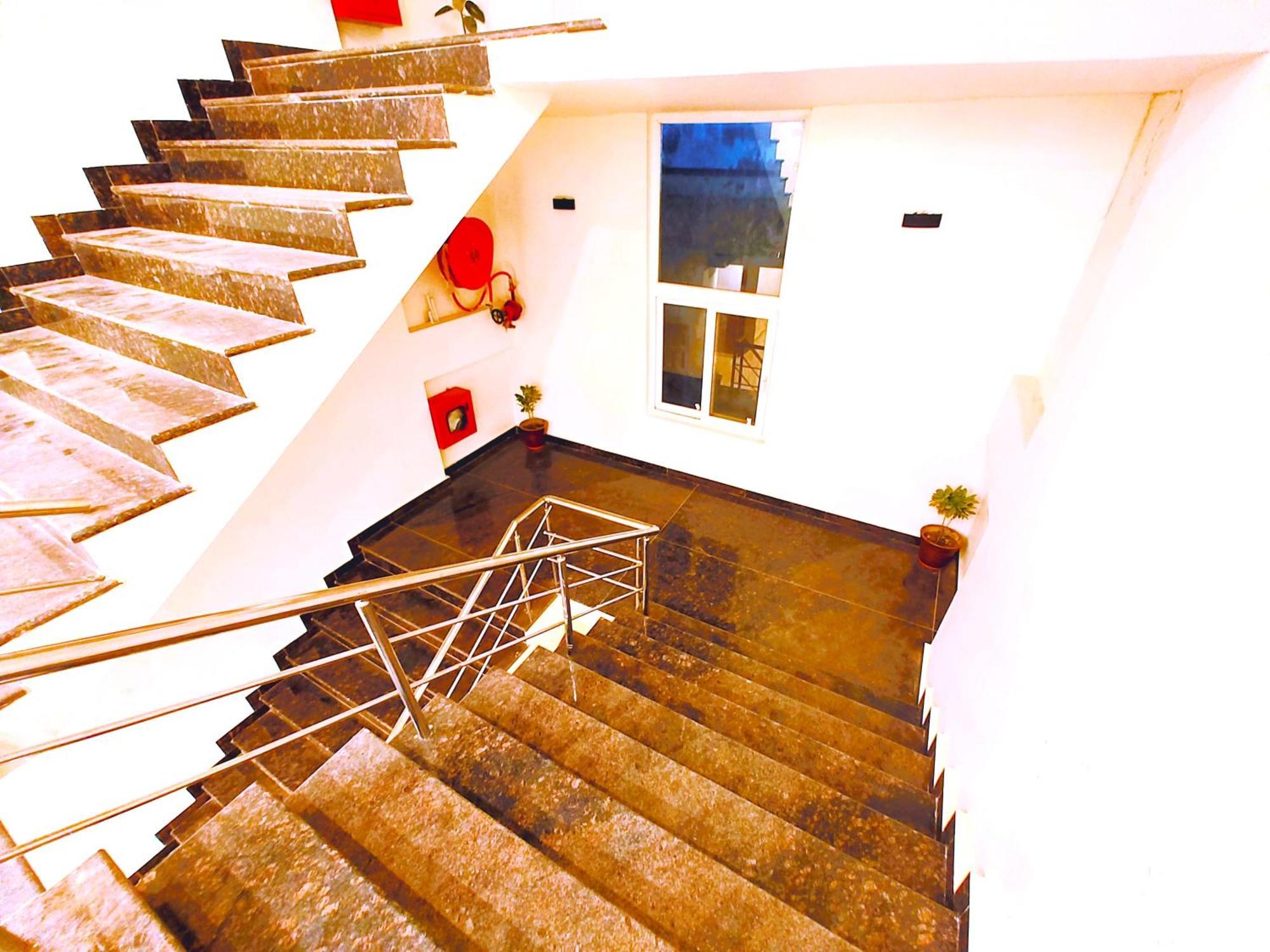 Hotel Neelkanth Ayodhya