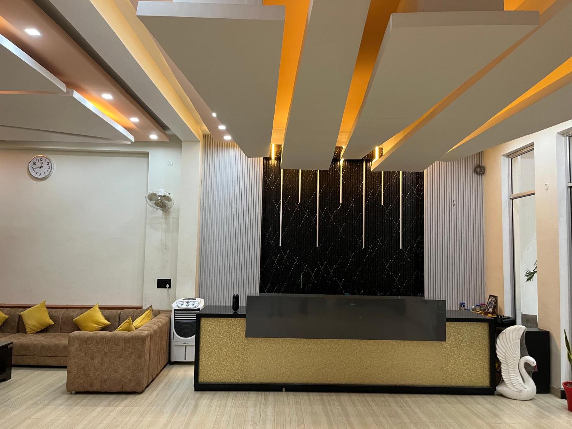 Jb Square And Lawn 3* Ayodhya