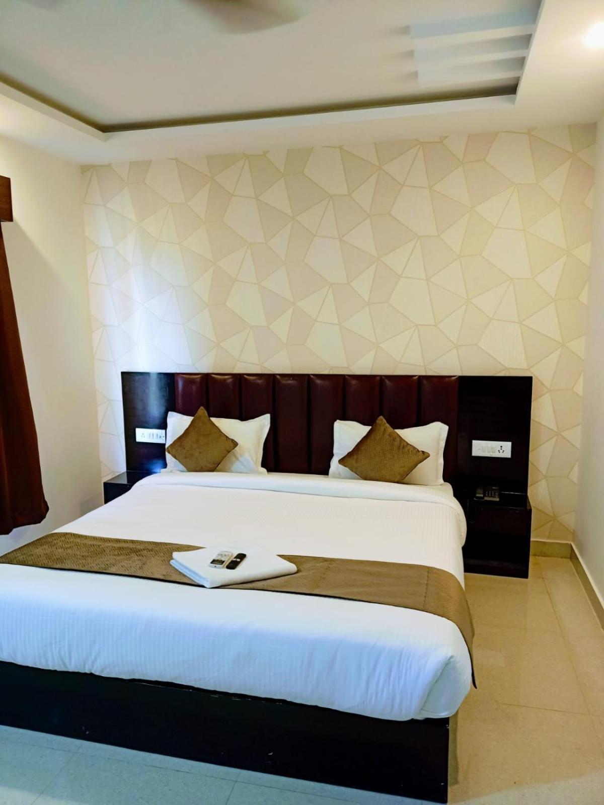 Hotel Neelkanth *