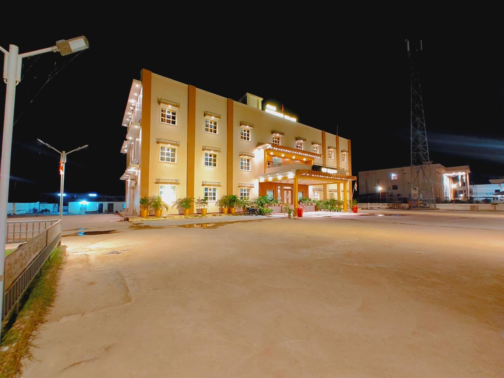 Avadh Sunshine Palace And 4*