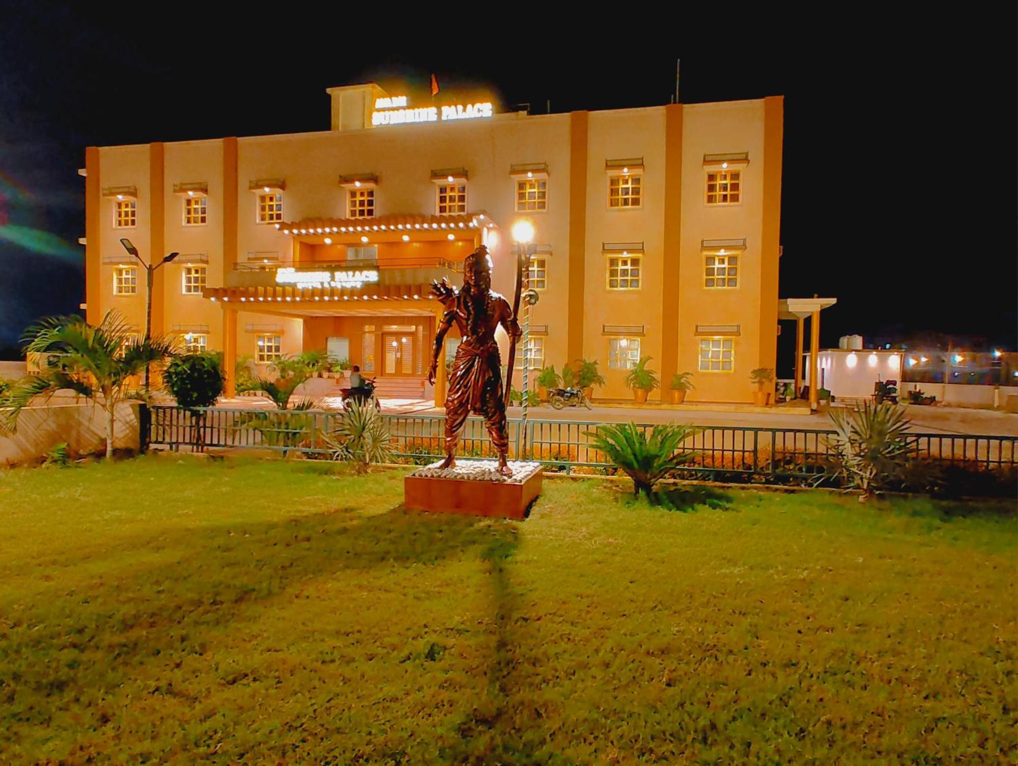 Avadh Sunshine Palace And 4* Ayodhya