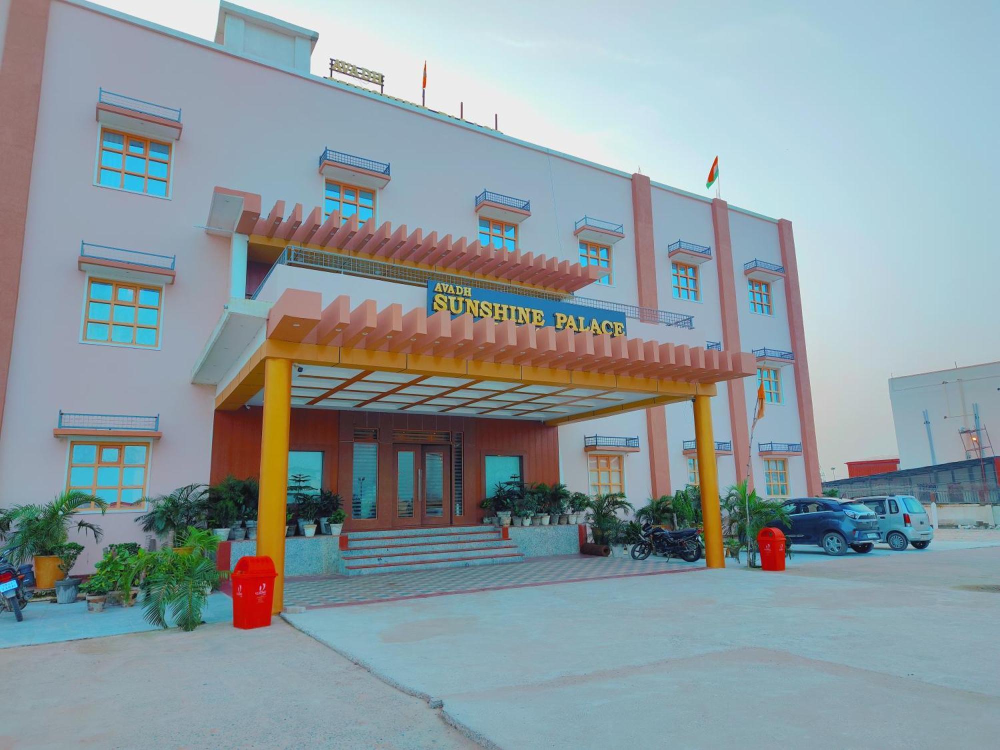 Avadh Sunshine Palace And Hotel