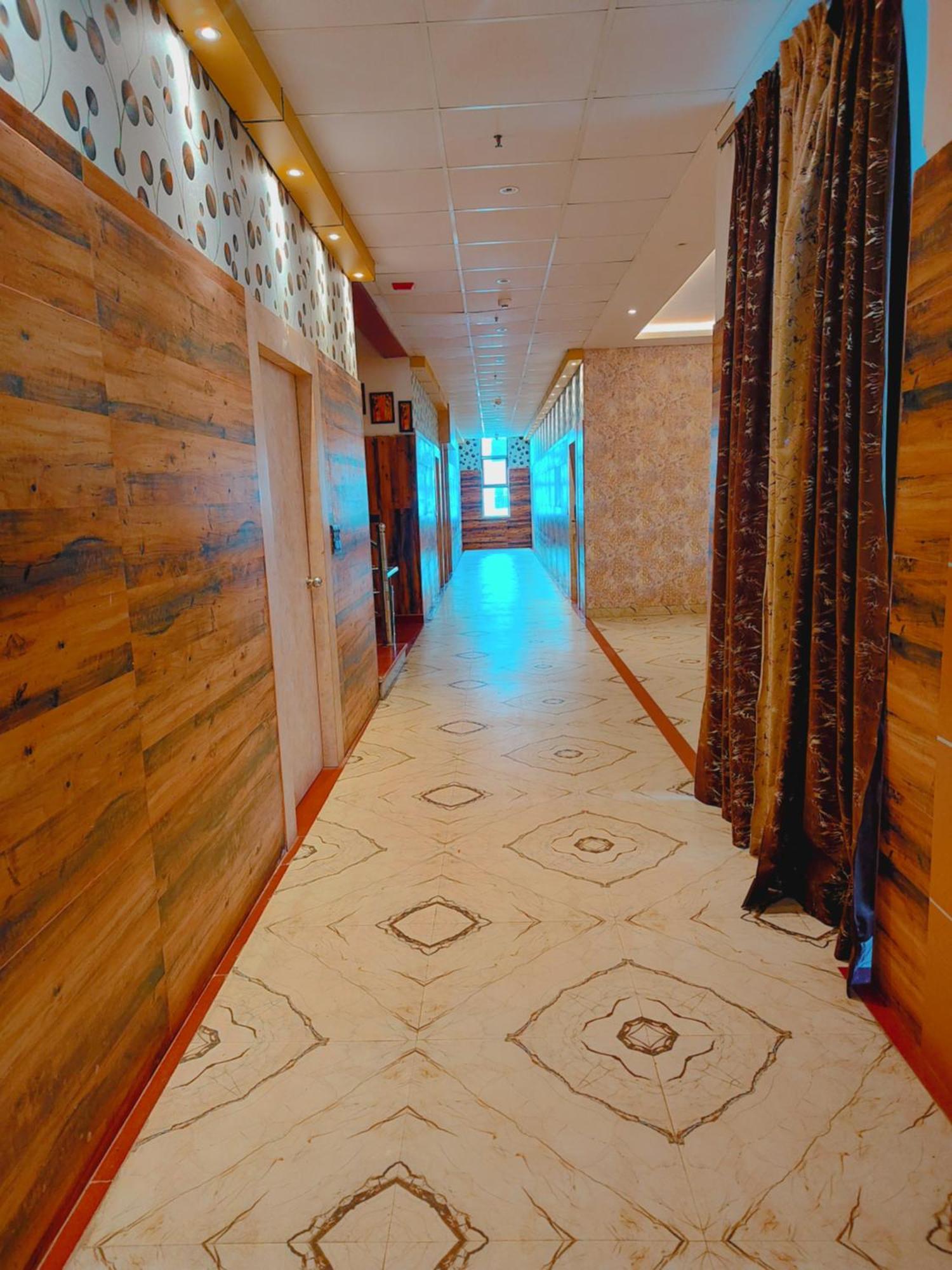 Avadh Sunshine Palace And Hotel Ayodhya
