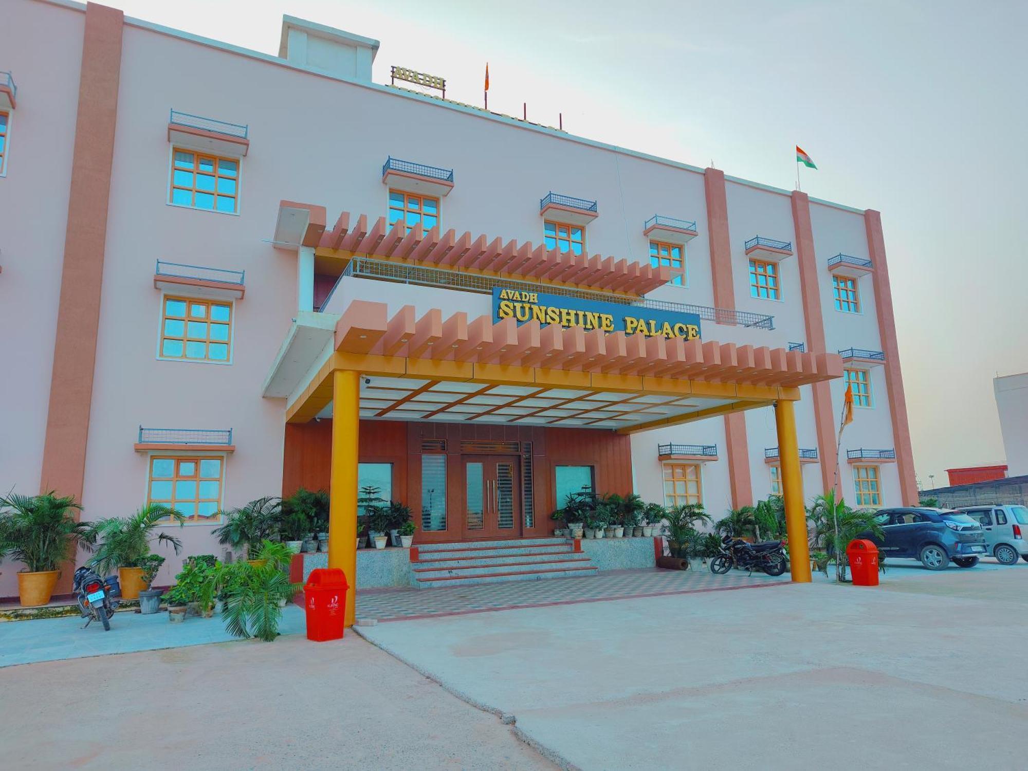 Avadh Sunshine Palace And 4*