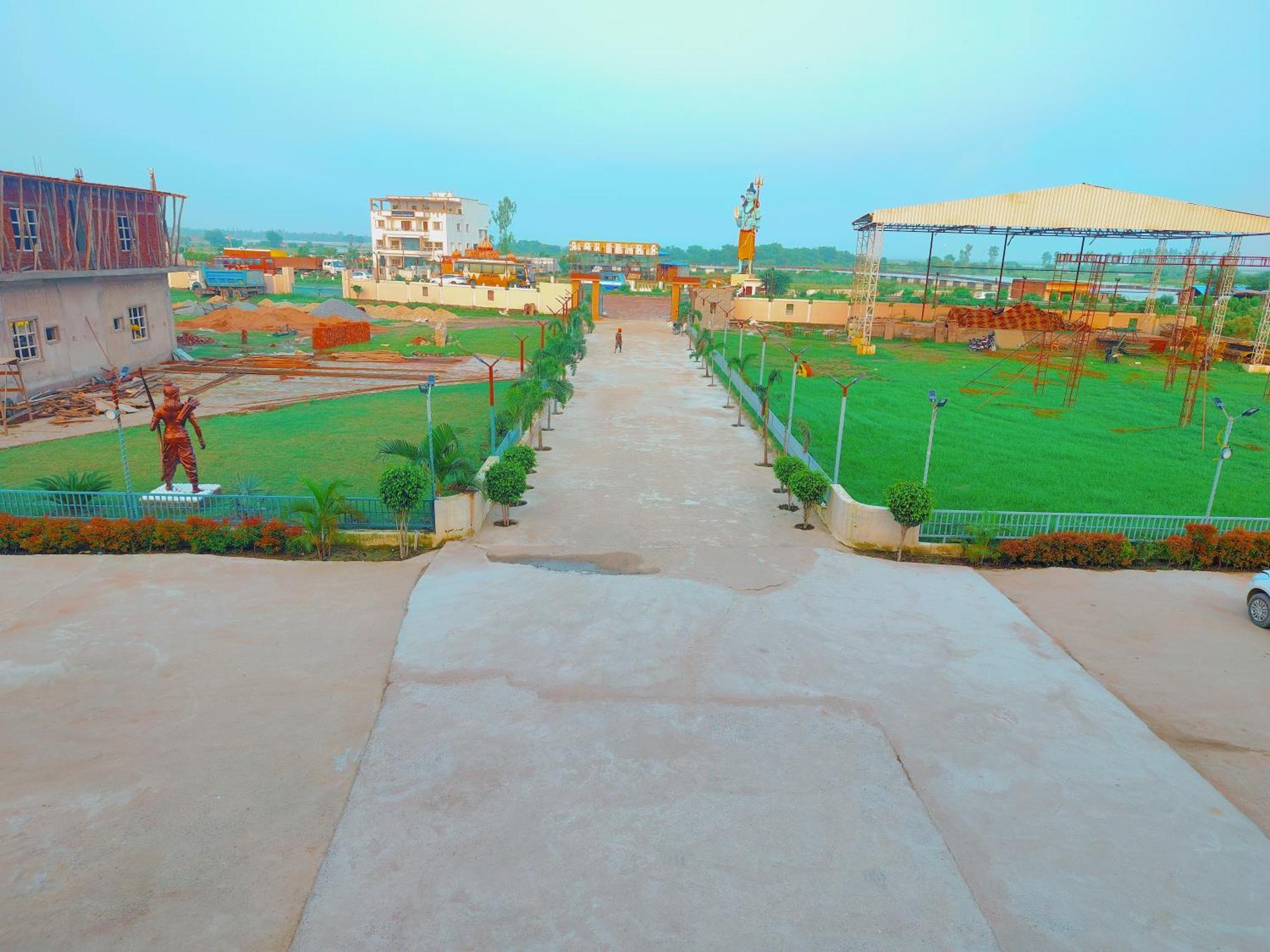 Hotel Avadh Sunshine Palace And Ayodhya