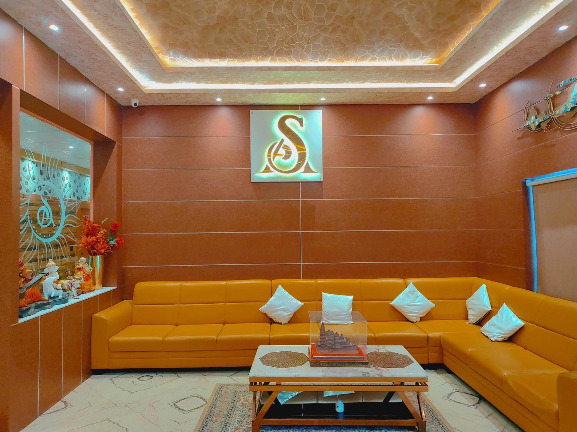 Avadh Sunshine Palace And 4*