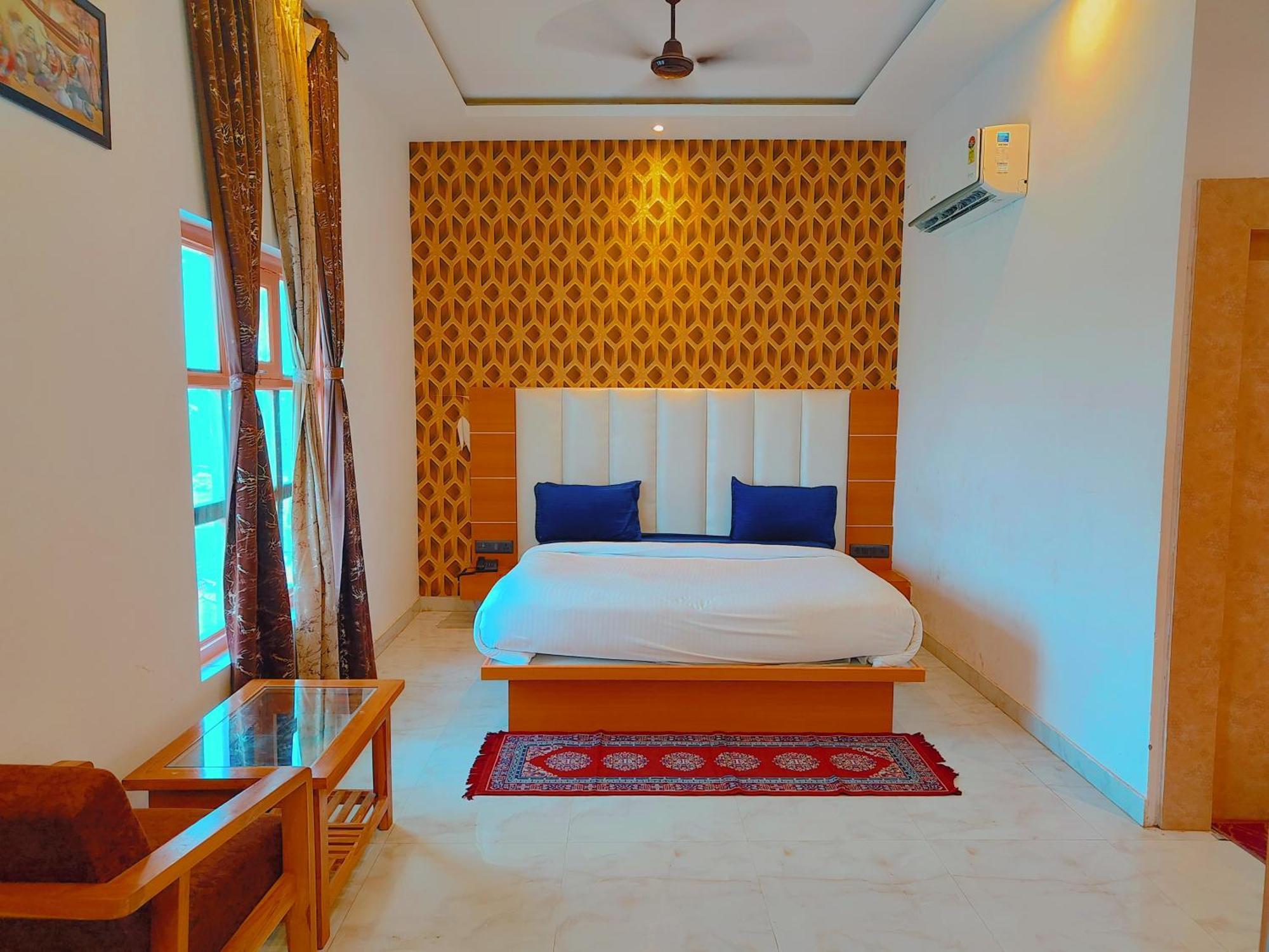 Avadh Sunshine Palace And Hotel