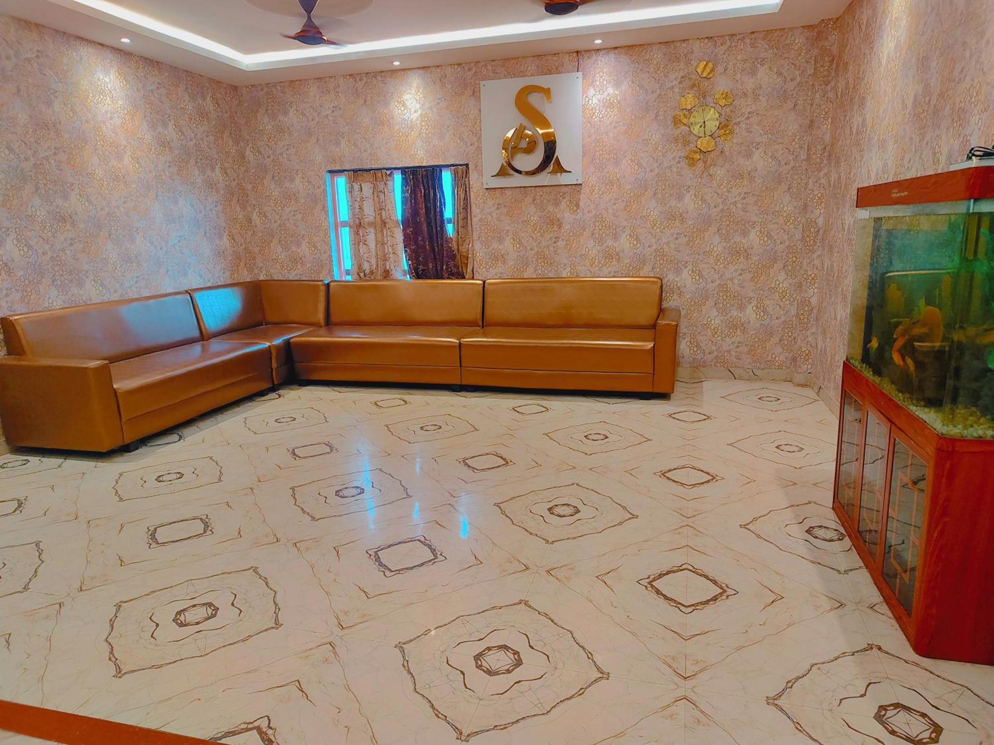 Avadh Sunshine Palace And 4*