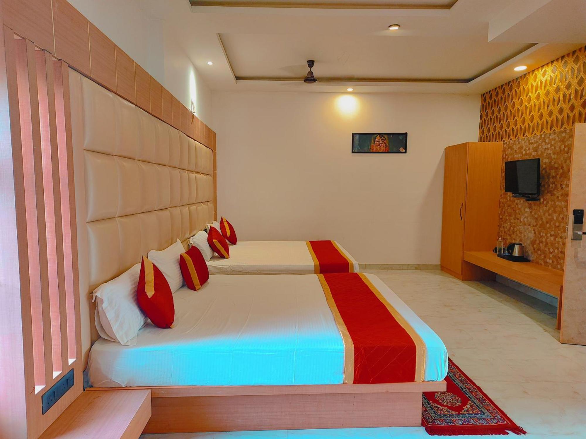 Avadh Sunshine Palace And Hotel 4*