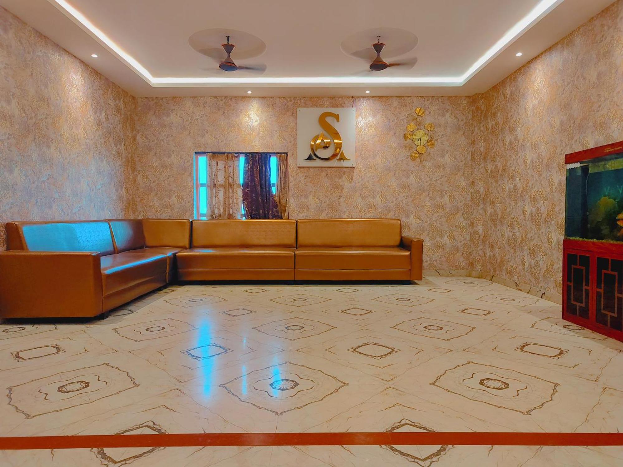 Hotel Avadh Sunshine Palace And Ayodhya