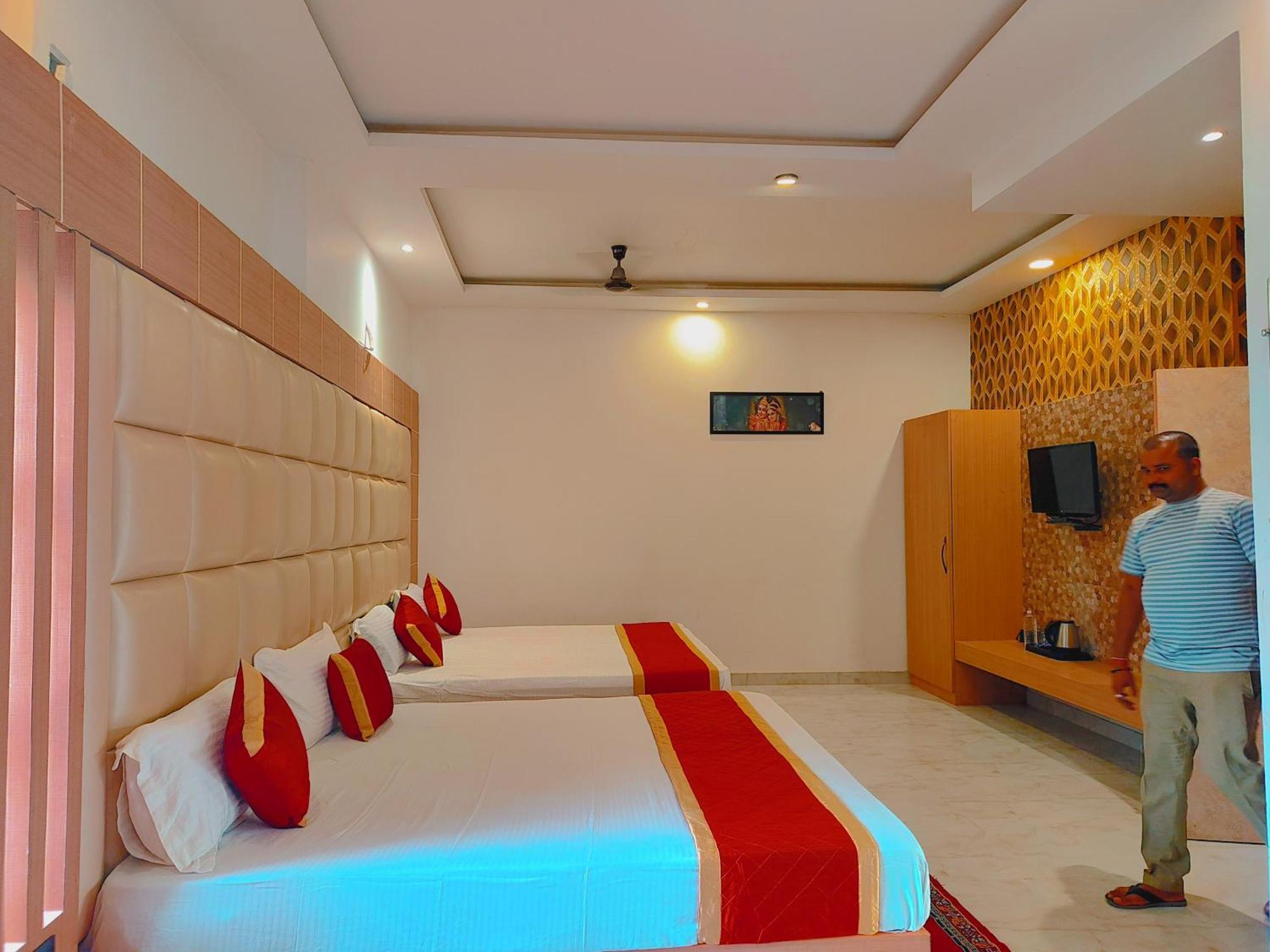 Hotel Avadh Sunshine Palace And 4*