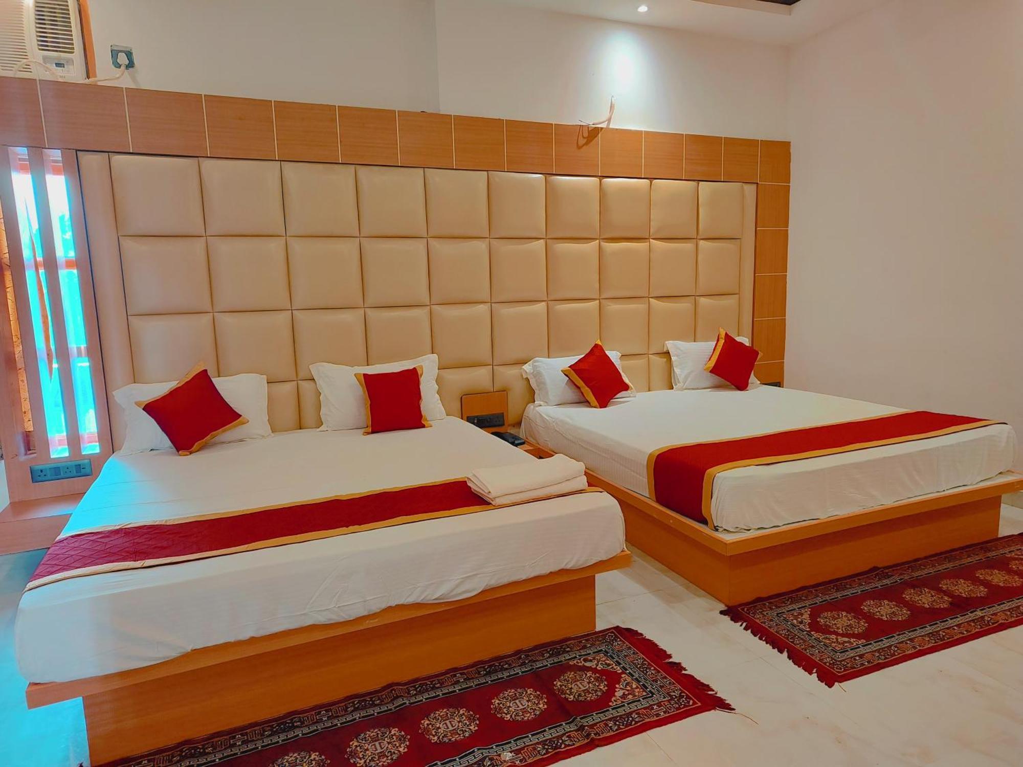 Hotel Avadh Sunshine Palace And