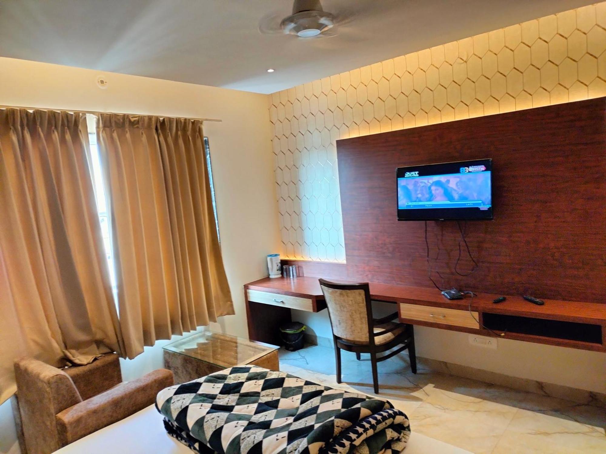 Rbs & Restaurant 5 Mint Walking Distance From Ram Janam Bhumi Hotel Ayodhya