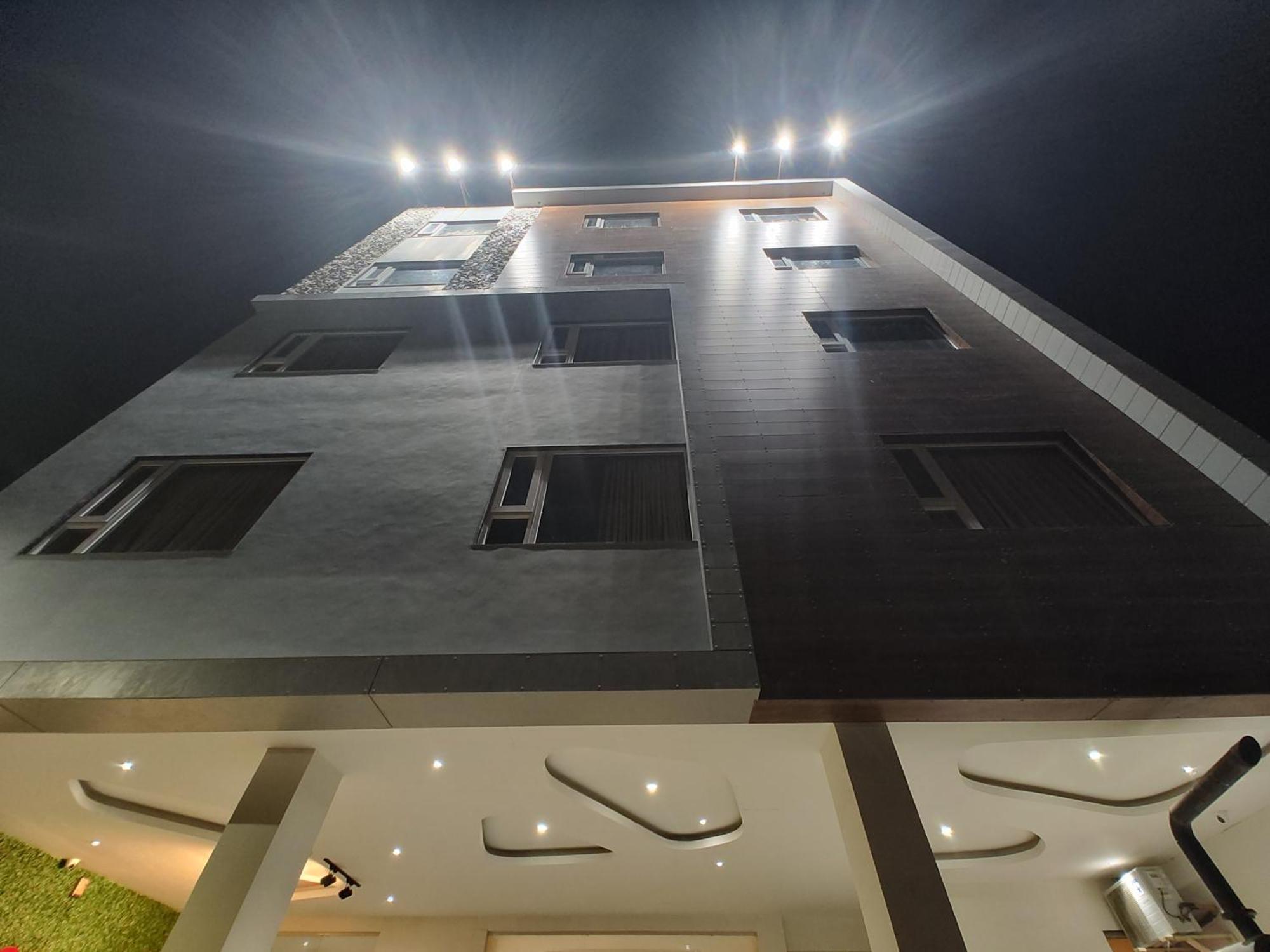 Rbs & Restaurant 5 Mint Walking Distance From Ram Janam Bhumi Hotel 4*
