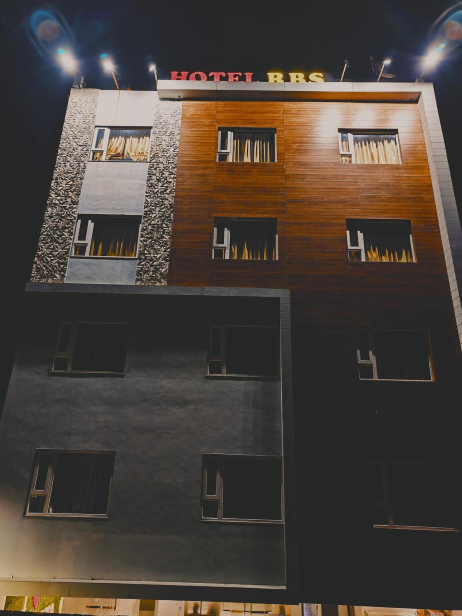 Rbs & Restaurant 5 Mint Walking Distance From Ram Janam Bhumi Hotel 4*