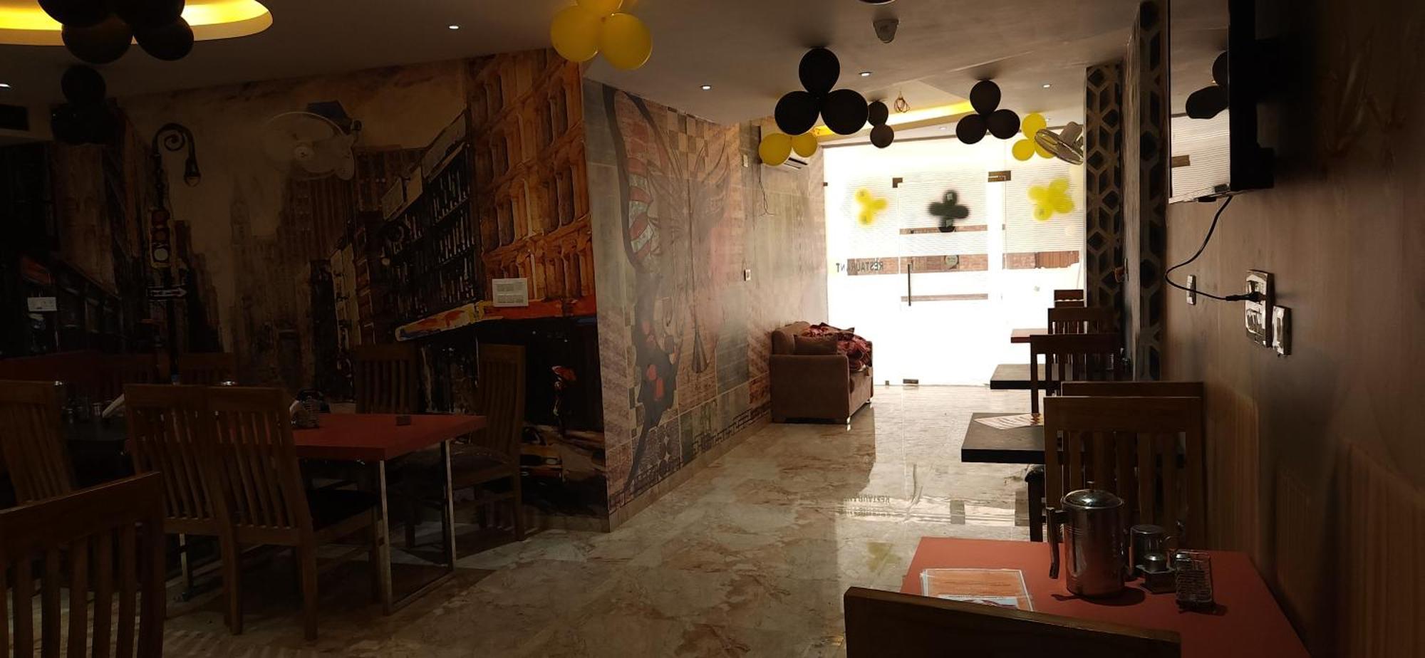 Rbs & Restaurant 5 Mint Walking Distance From Ram Janam Bhumi 4*