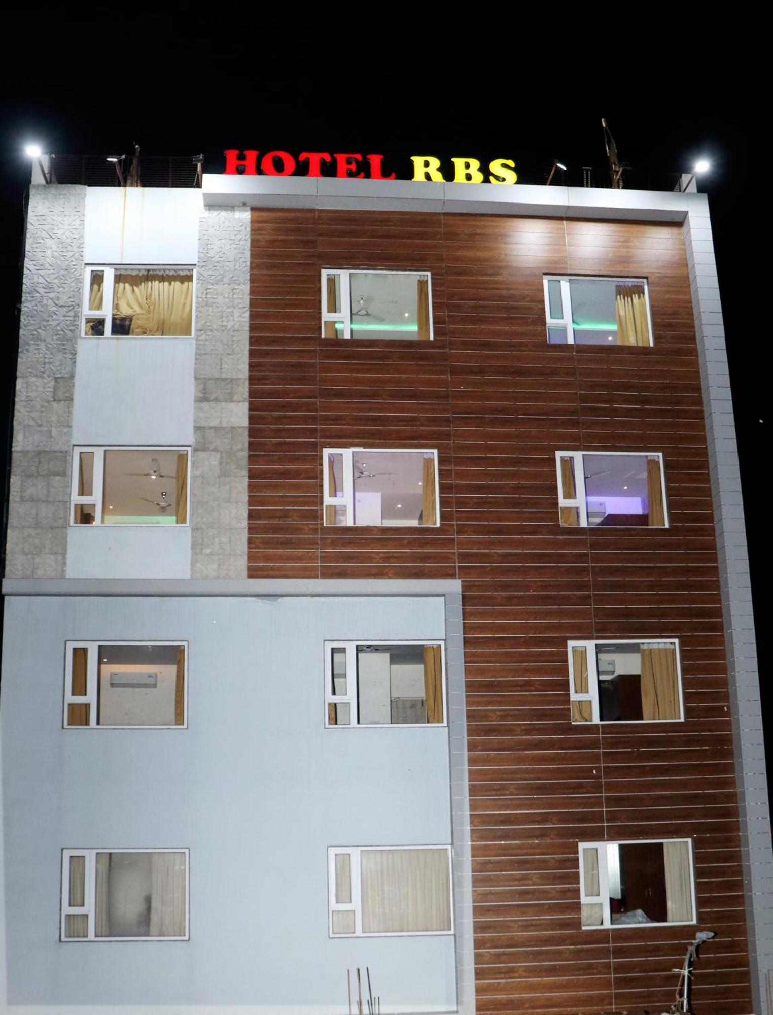 Hotel Rbs & Restaurant 5 Mint Walking Distance From Ram Janam Bhumi 4*