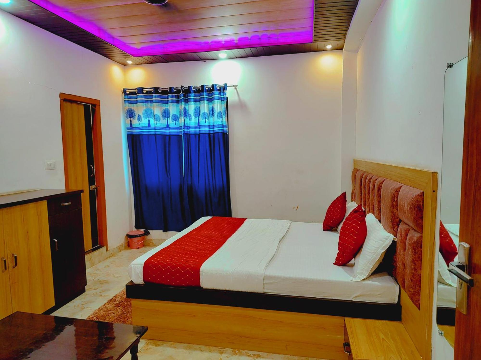 Hotel Elegance And Banquet 3*