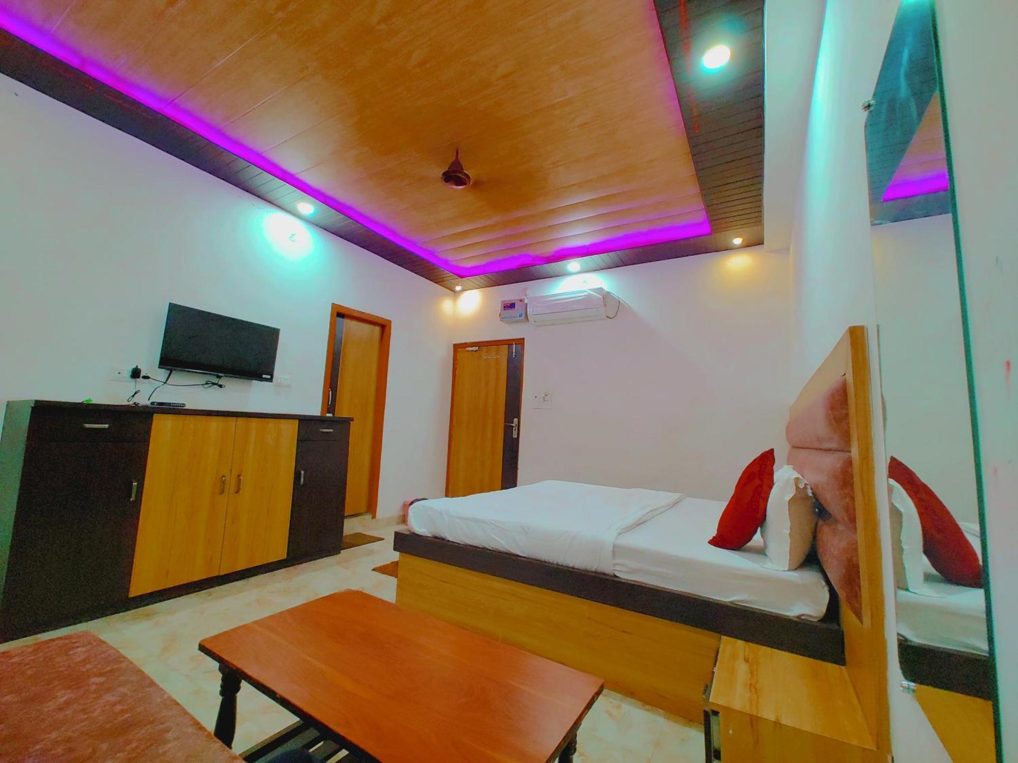 Elegance And Banquet Hotel Ayodhya