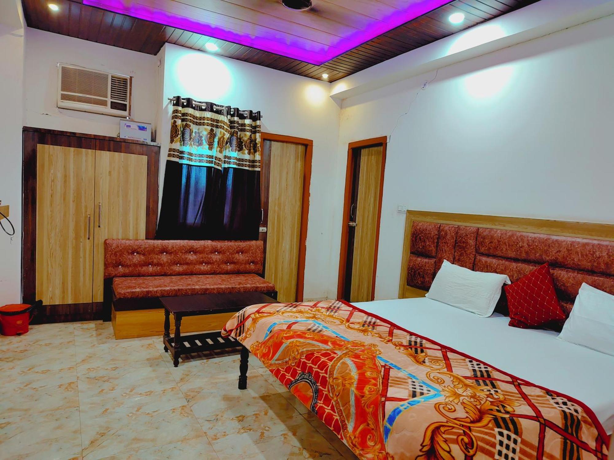 Elegance And Banquet Hotel 3*