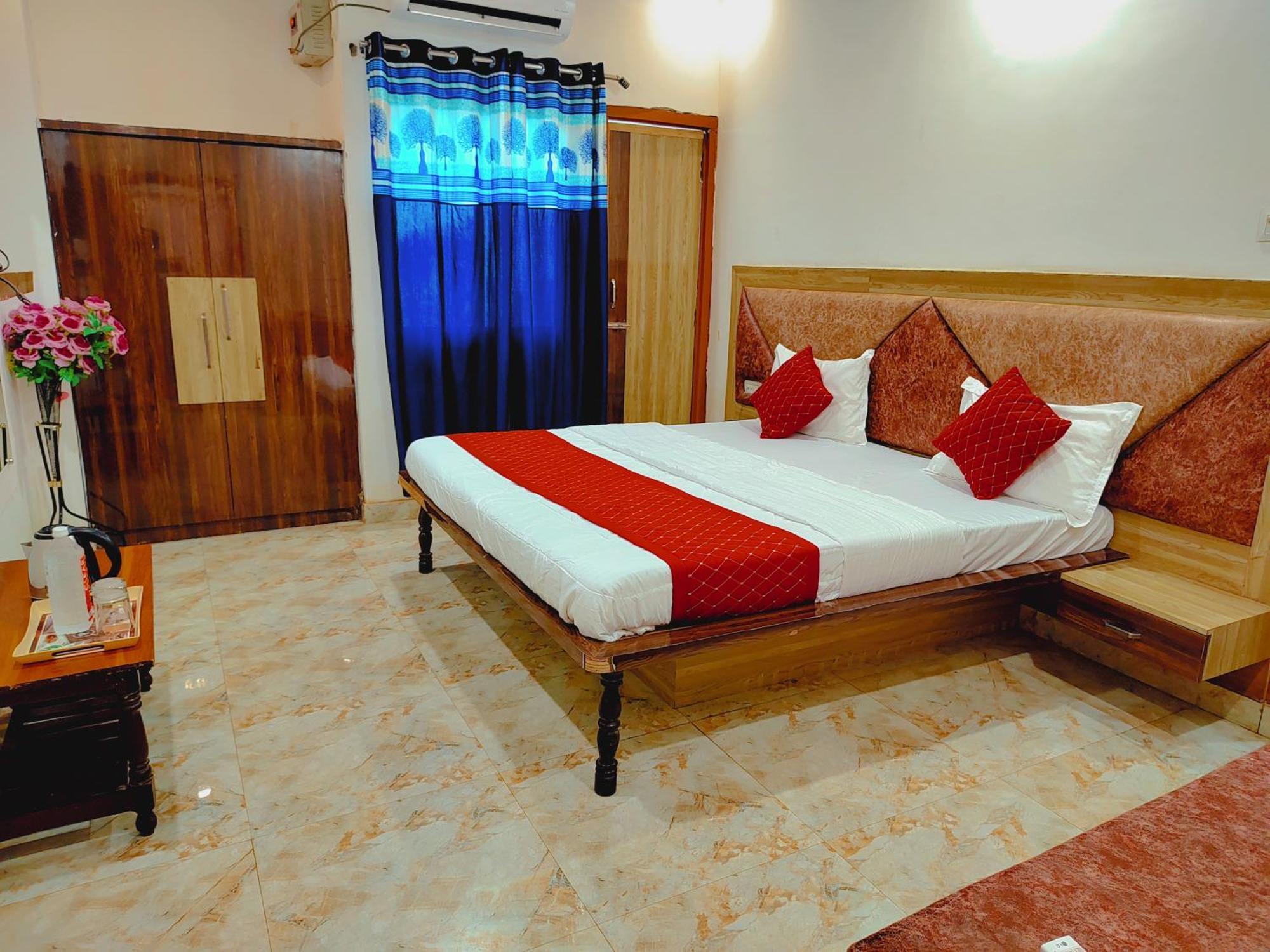 Hotel Elegance And Banquet Ayodhya