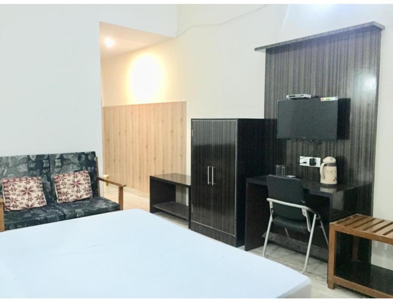 Beena Residency, * Ayodhya