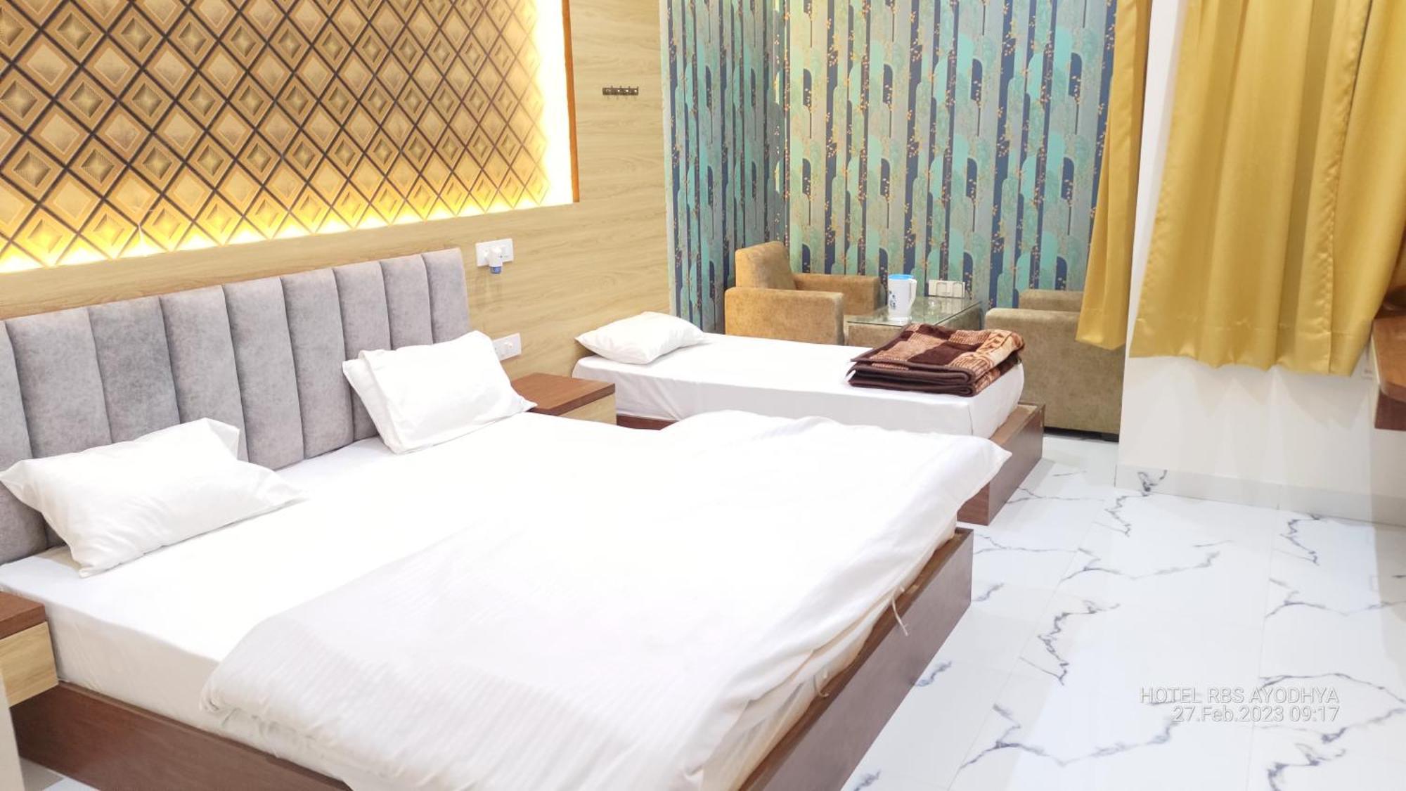 Rbs & Restaurant 5 Mint Walking Distance From Ram Janam Bhumi Hotel 4*