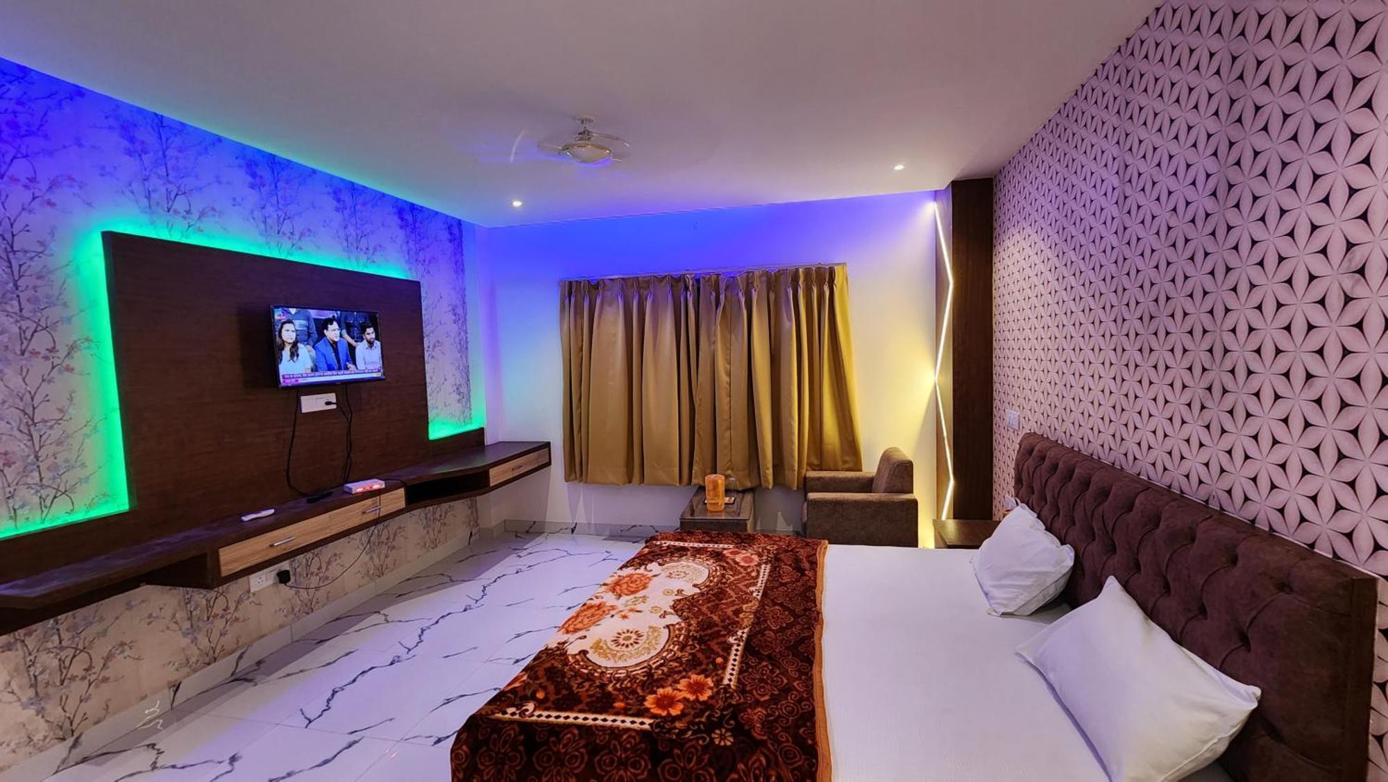 Hotel Rbs & Restaurant 5 Mint Walking Distance From Ram Janam Bhumi Ayodhya