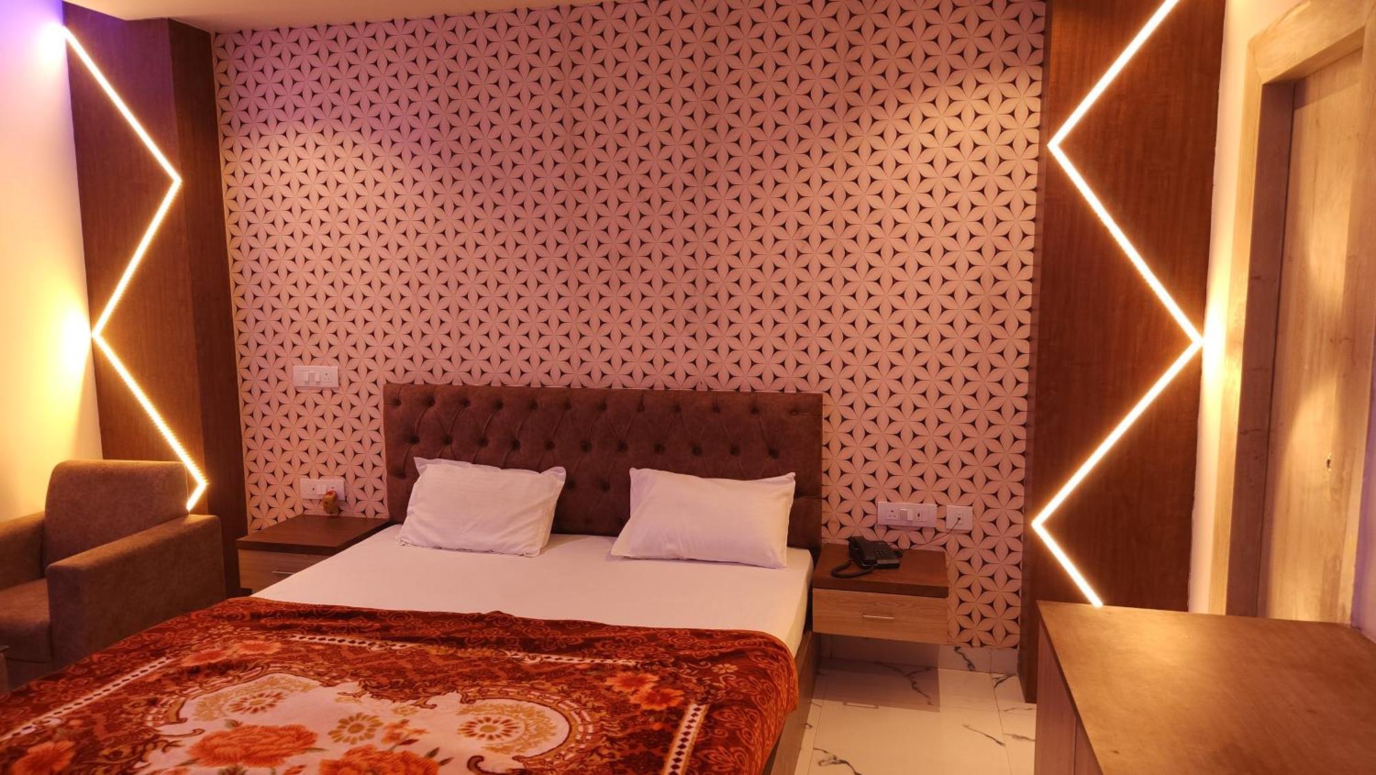 Rbs & Restaurant 5 Mint Walking Distance From Ram Janam Bhumi Hotel