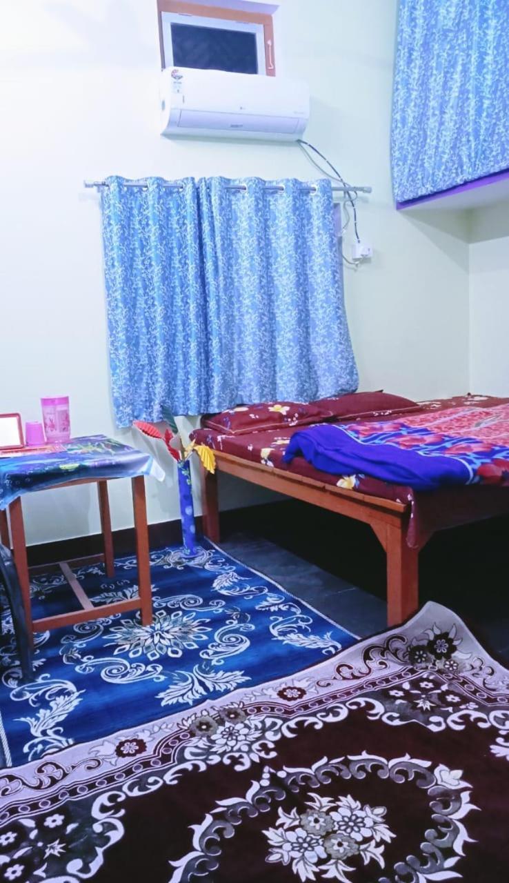 Hari Suman Paying * Ayodhya
