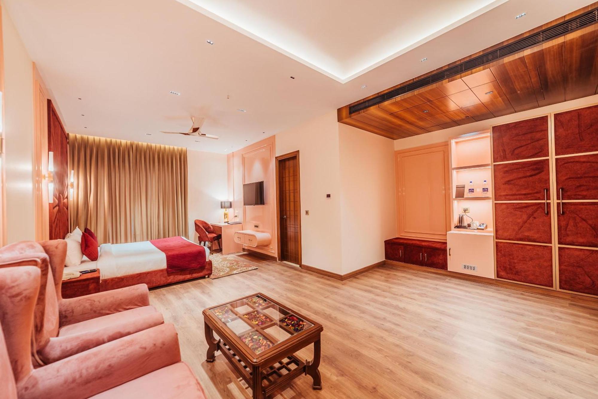 The Ramayana Hotel, 4*