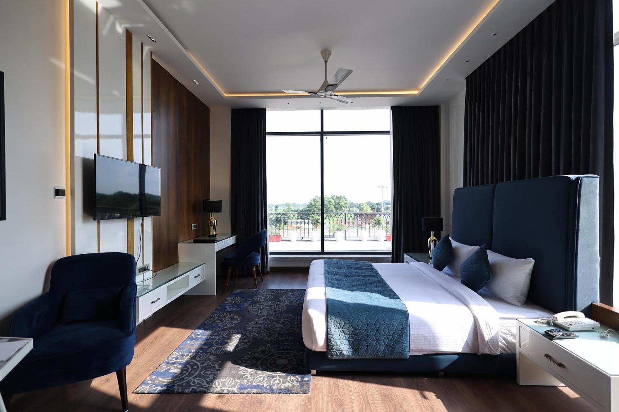 The Ramayana Hotel, Hotel