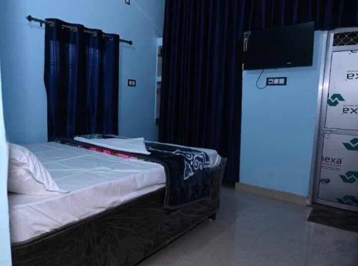 Oyo Om Shanti Palace Apartment *
