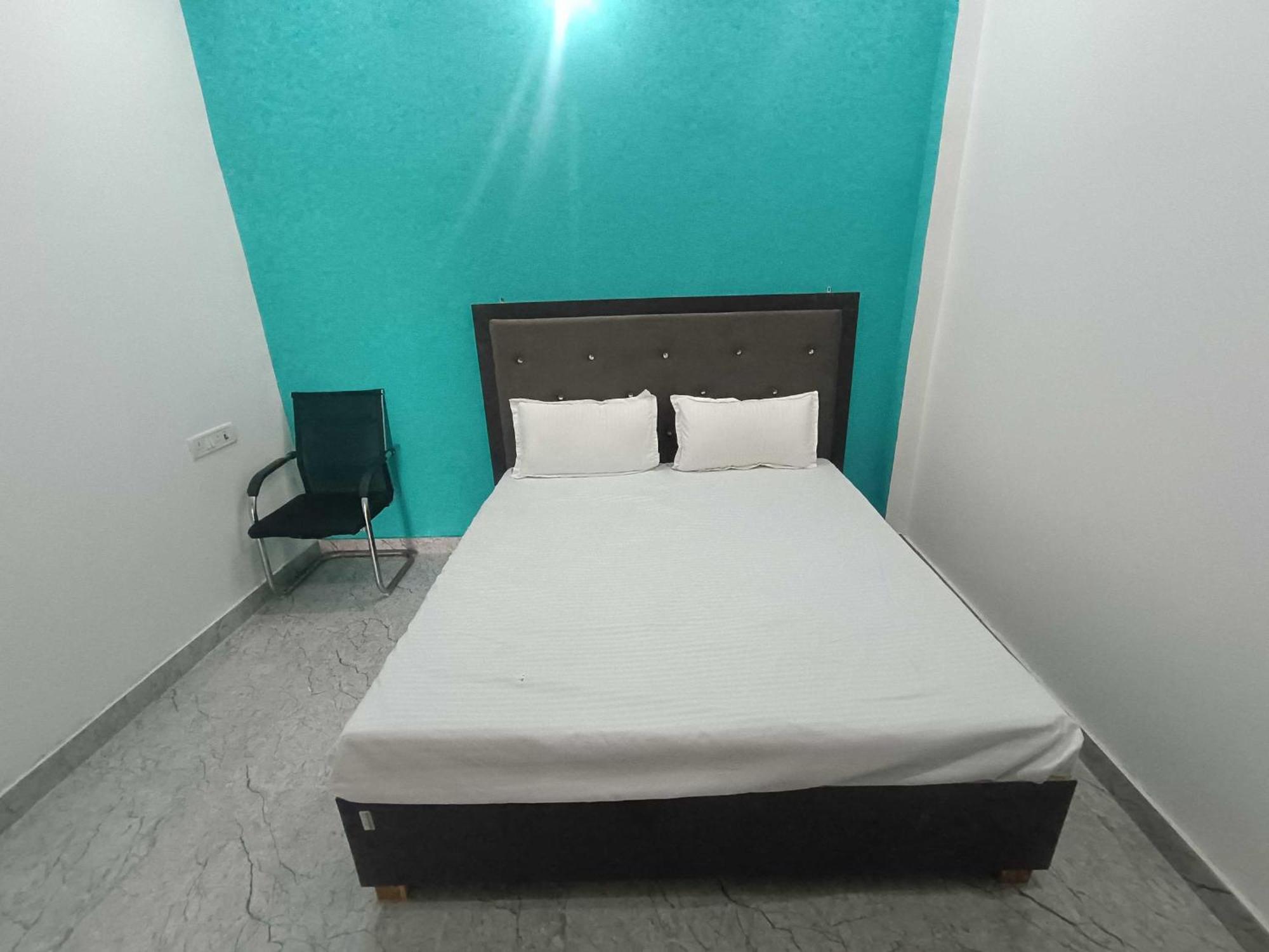Apartment O Shri Laxmi *