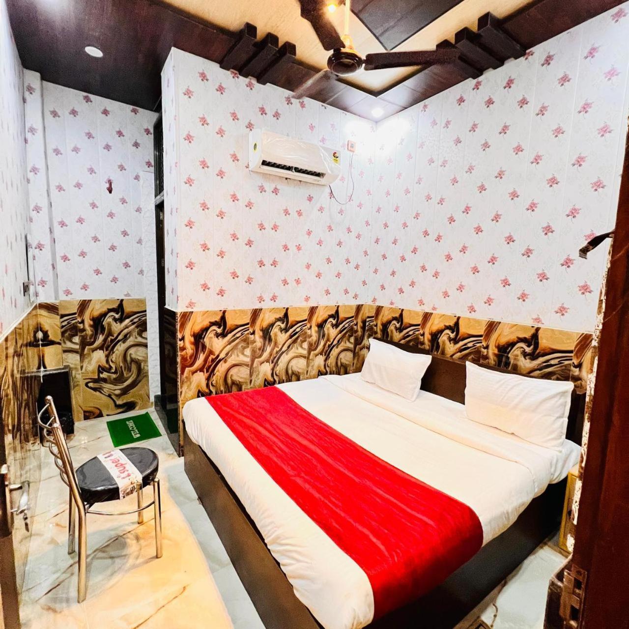 Hotel Raghunandan Near Ram Janambhumi , Parking Available Ayodhya