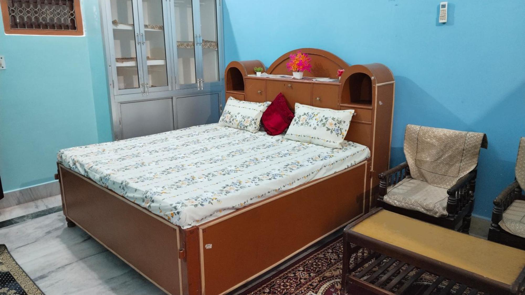 Shyam With Ground Floor Comforts * Ayodhya