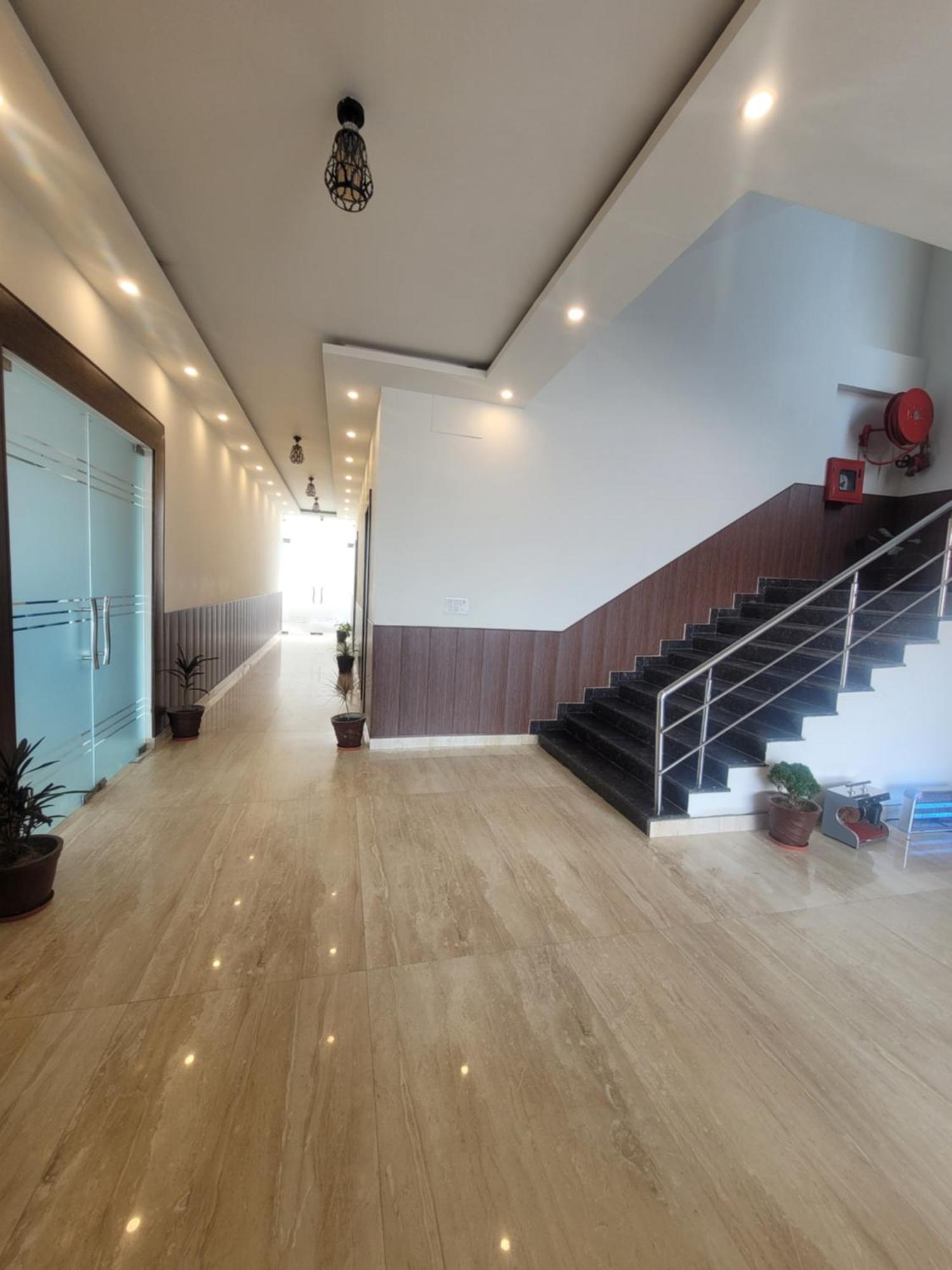 Hotel Neelkanth *