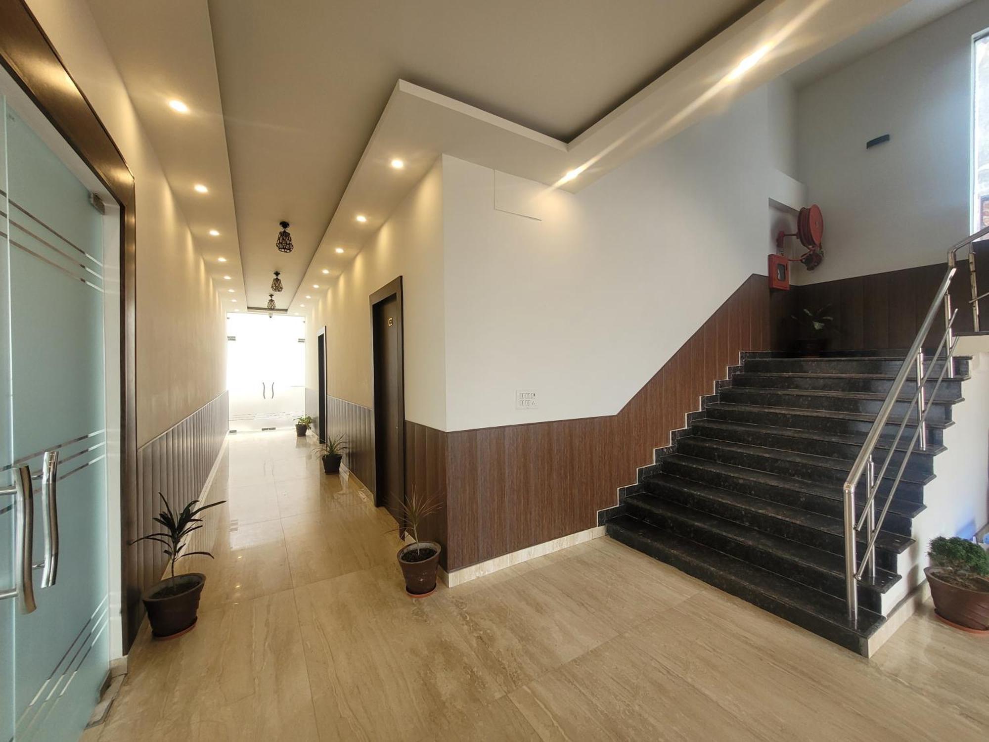 Hotel Neelkanth Ayodhya